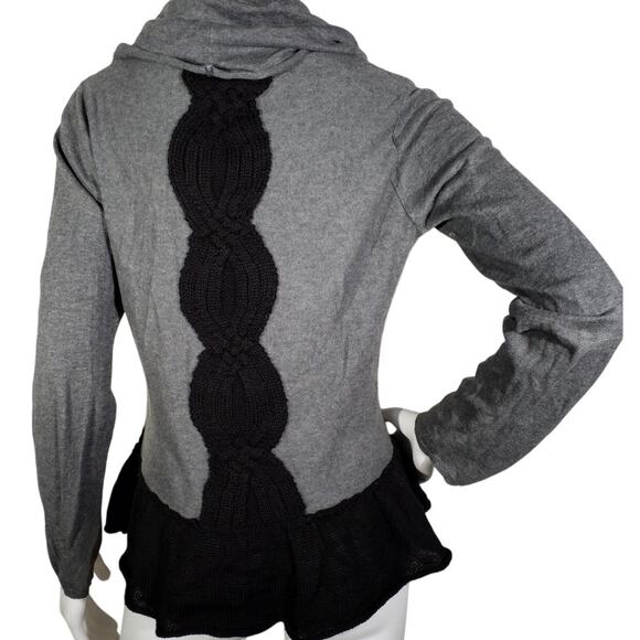 Moth Long Sleeve Top – Gray/Black – Size M - Picture 2 of 7